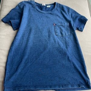 Genuine Levi’s dark blue short sleeve t-shirt